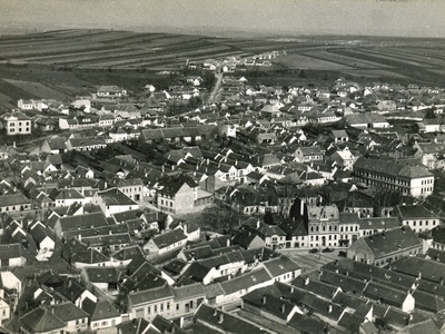 Luftaufnahme von Mattersburg, ca. 1935 . Quelle: Historische Ansichtskarte, Archiv Johann Gallis
