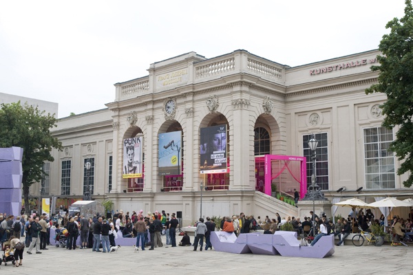 FOUL - Ausstellungsarchitektur EM 2008 im Museumsquartier