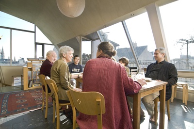 Vollökologischer Dachgeschossausbau und Generalsanierung in einem Wiener Gründerzeithaus