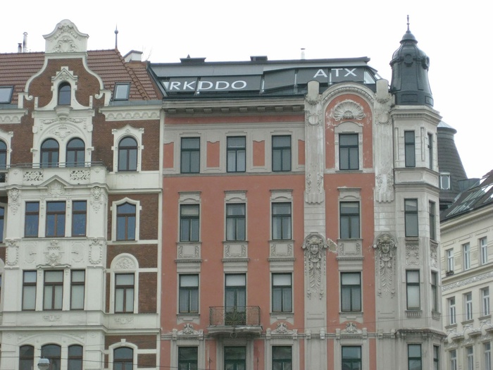 außenansicht mit sonnensegel